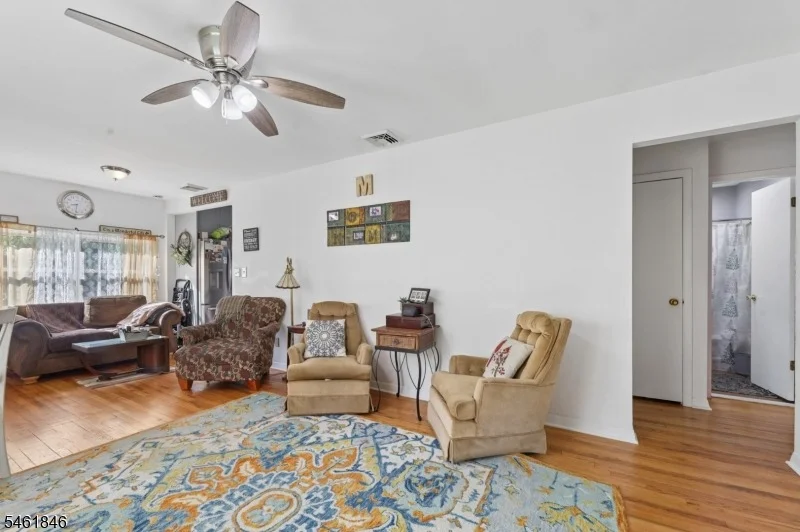 Photo of 341 Skyline Dr