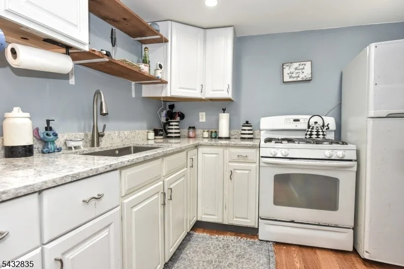 Photo of 42 Kanouse Rd