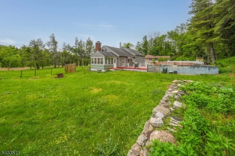Photo of 638 River Rd