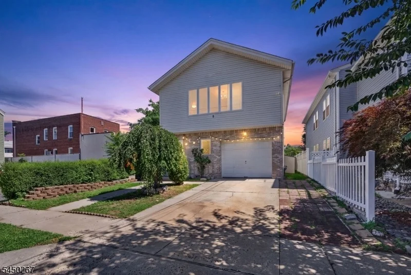 Photo of 81 Home Pl