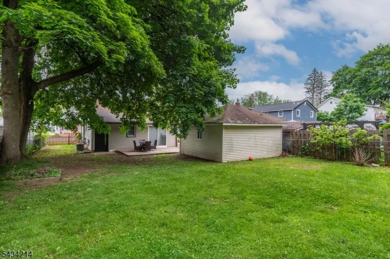Photo of 345 Rutherford Ave