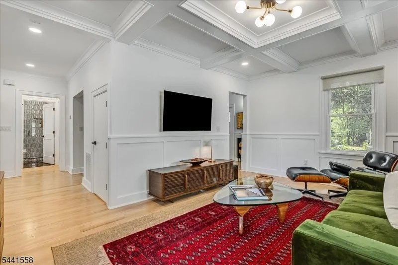 Photo of 27 Montclair Ave