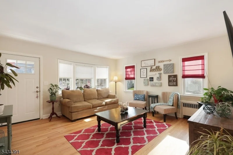 Photo of 934 Moessner Ave