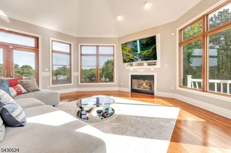Photo of 37 Robbins Rd