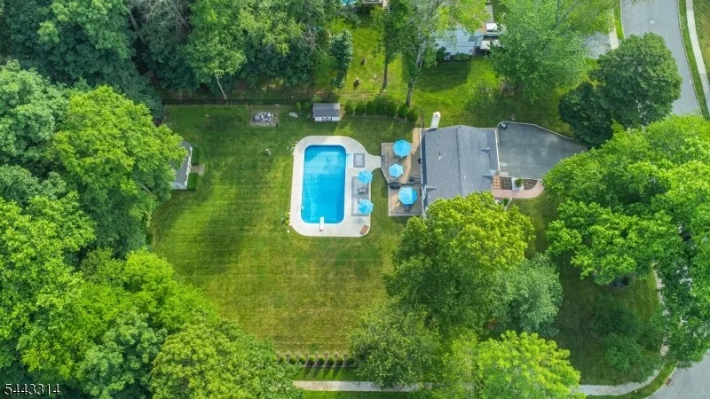 Photo of 37 Camelot Dr