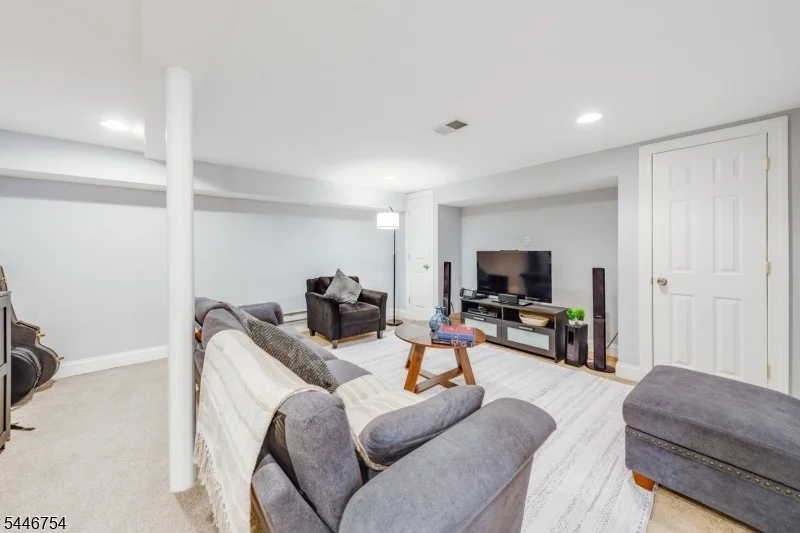 Photo of 53 Maple Ave