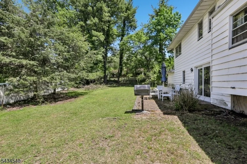 Photo of 1355 Ratzer Rd