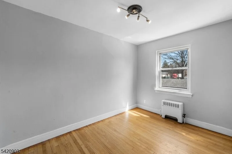 Photo of Unit 6 at 418 Esplanade
