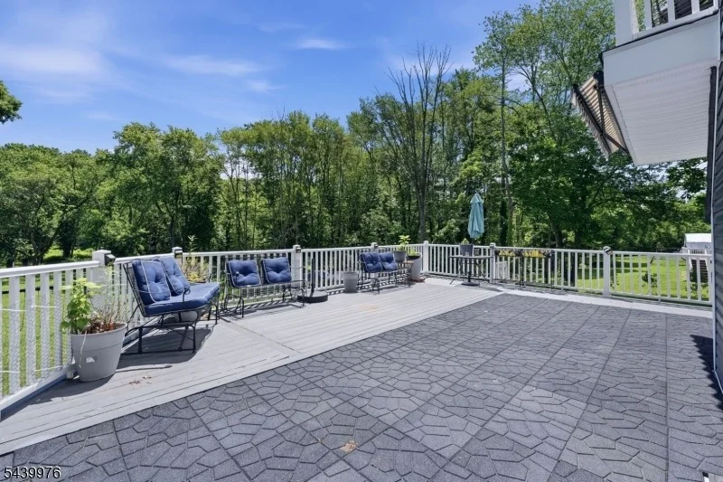 Photo of 190 Pine Brook Rd