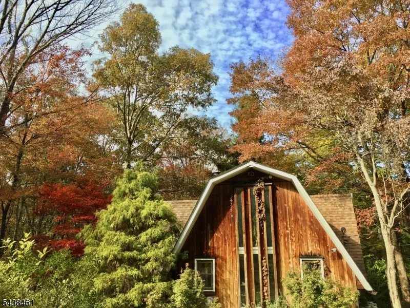 Photo of 4 Pine Tree Ln