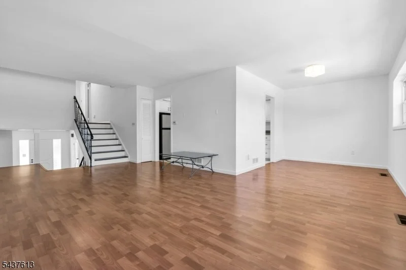 Photo of 23 Colonial Dr