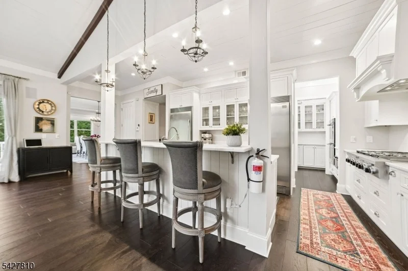 Photo of 77 Kent Place Blvd