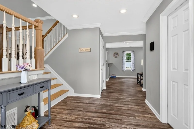 Photo of 2 Braemar Cir