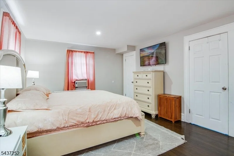 Photo of 13 Elm Dr