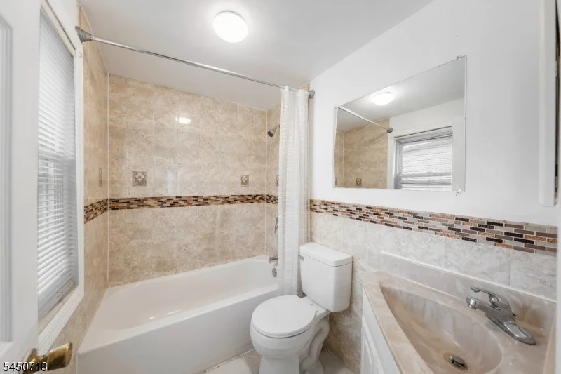 Photo of 352 Forest St
