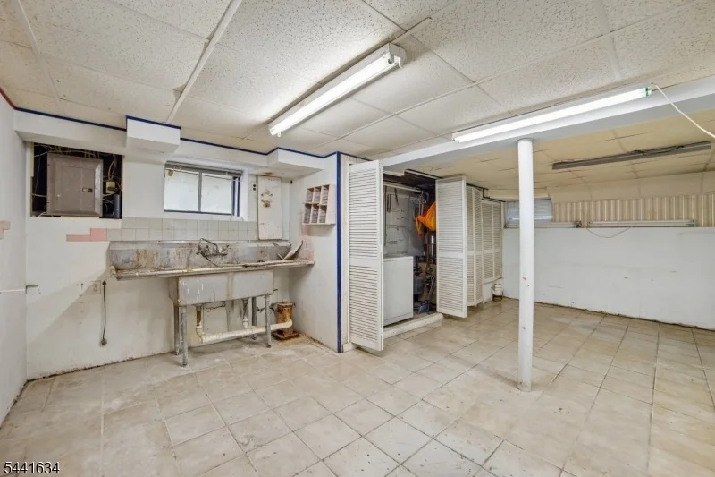 Photo of 72 Lake Dr East