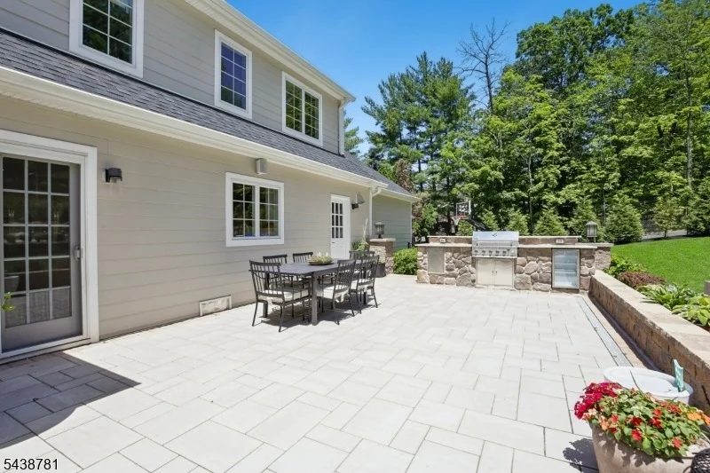 Photo of 60 Nottingham Dr