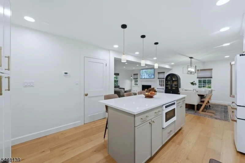 Photo of 102 Mortimer Ave