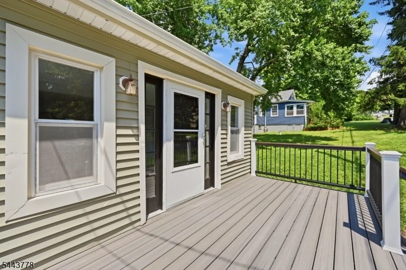 Photo of 82 Fairview Dr