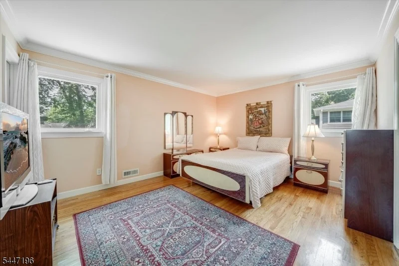 Photo of 57 Robbins Ave