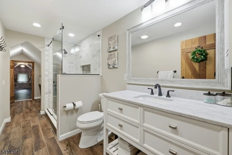 Photo of 35 Mockingbird