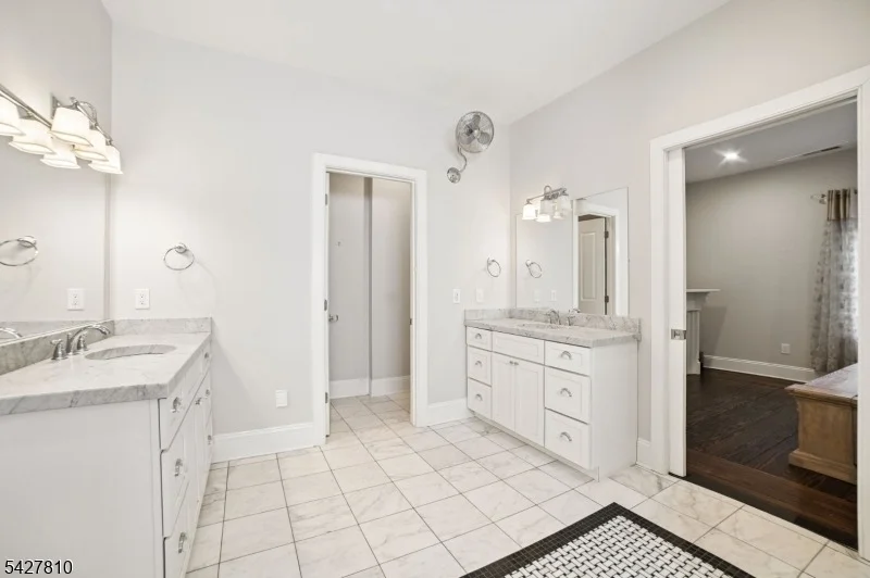 Photo of 77 Kent Place Blvd