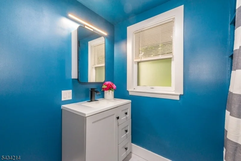 Photo of 345 Rutherford Ave