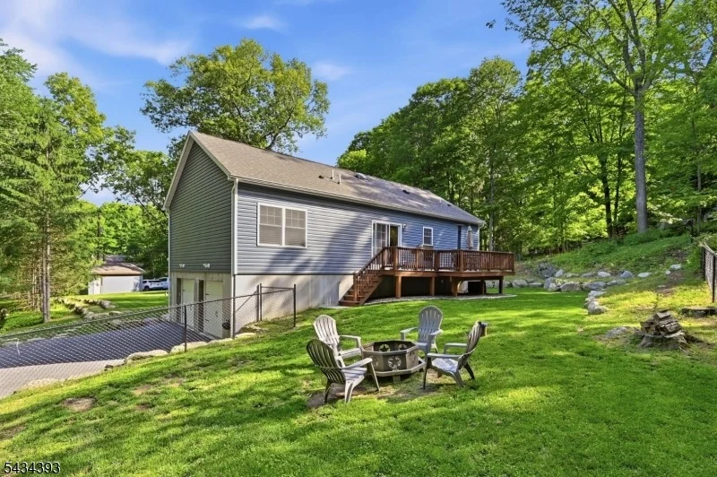 Photo of 461 Westbrook Rd