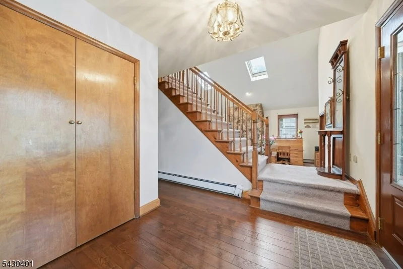 Photo of 621 Bloomfield Ave