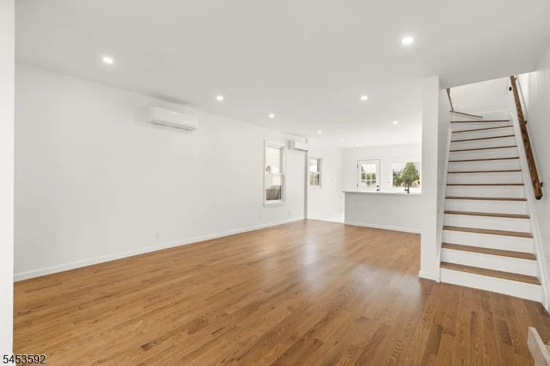 Photo of 345 Forest St
