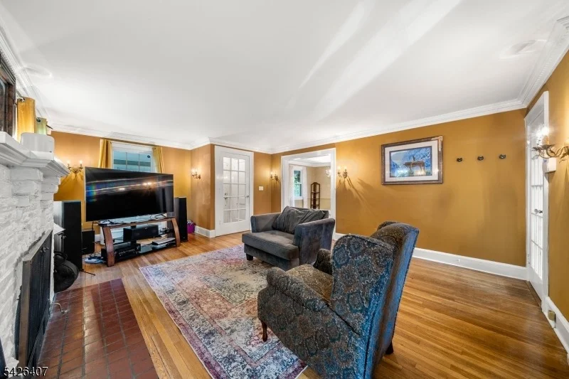 Photo of 192 Gregory Ave