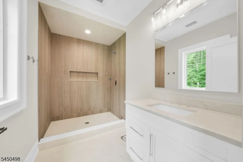 Photo of 237 Mountainside Rd