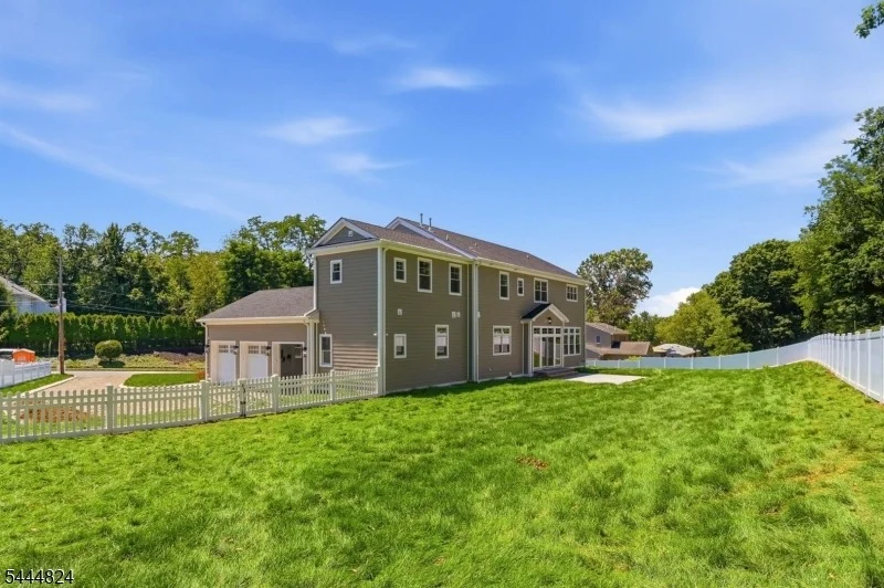 Photo of 2 Wingate Dr