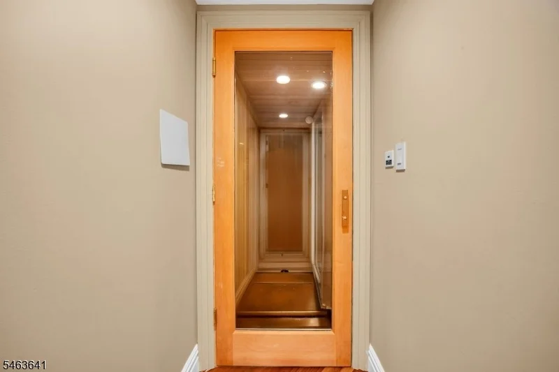 Photo of 1088 Dearborn Rd