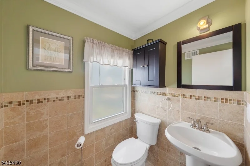Photo of 1269 Robinson Ter