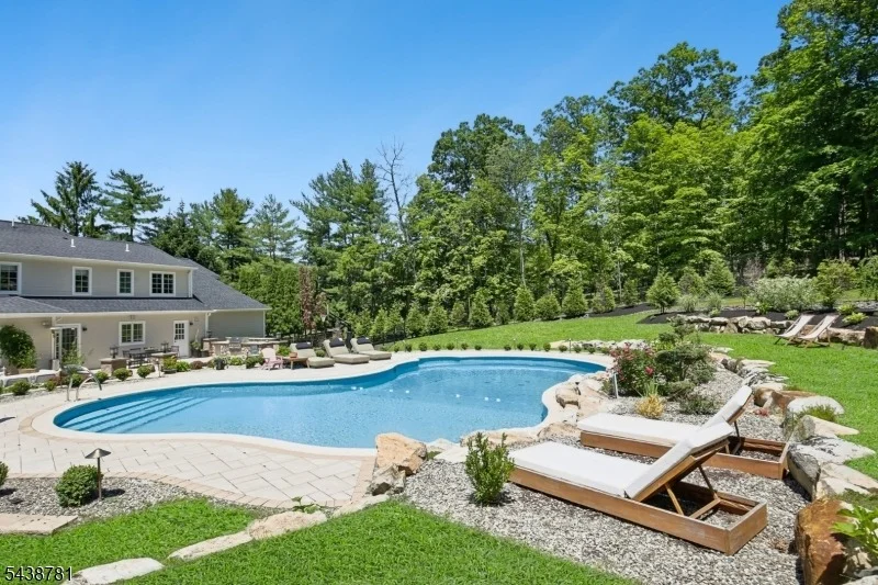 Photo of 60 Nottingham Dr
