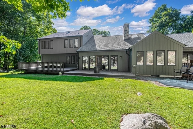 Photo of 33 Radcliffe Dr