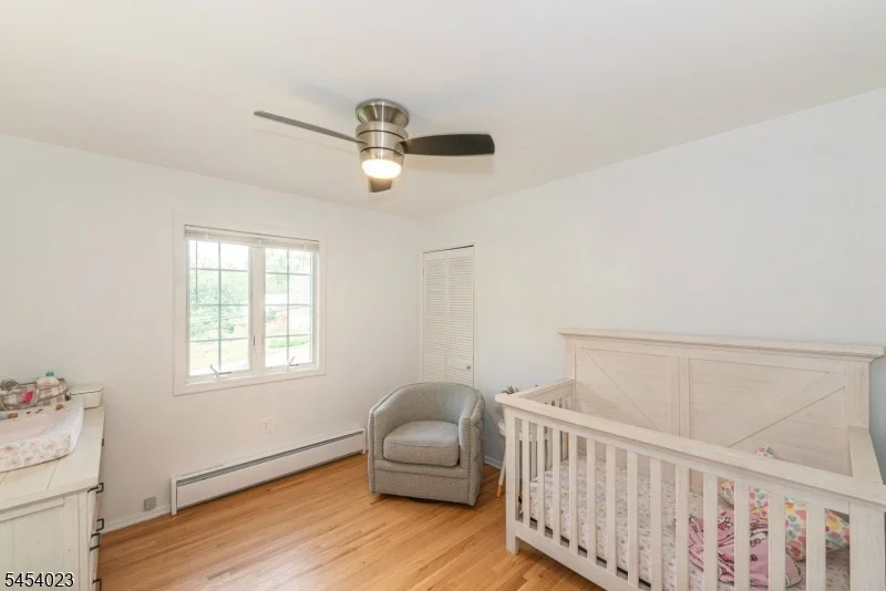 Photo of 42 Scenic Dr