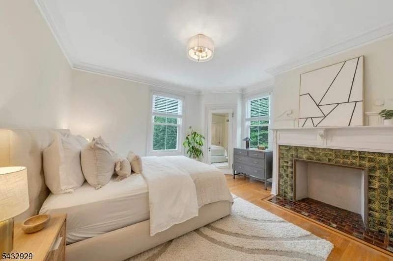 Photo of 42 Llewellyn Rd