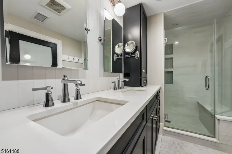 Photo of 1400 Orchard Rd