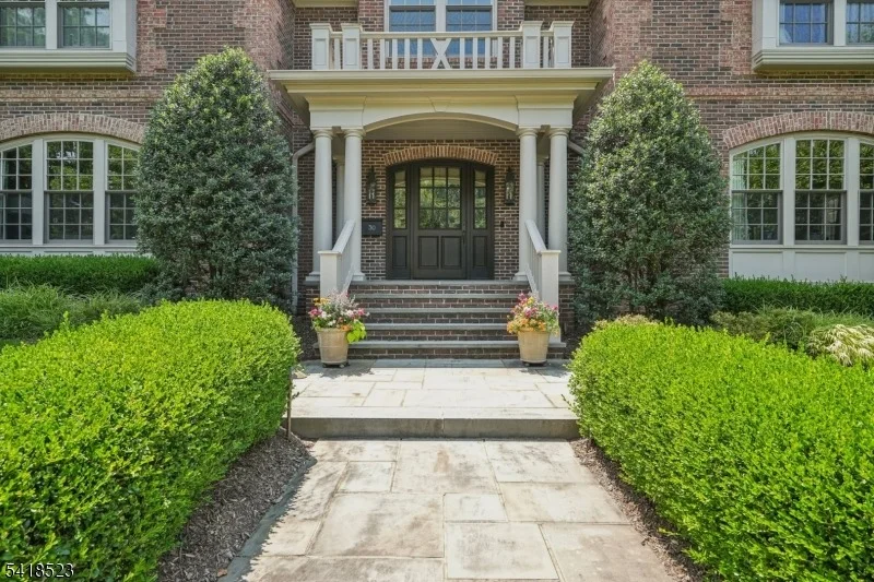 Photo of 30 Robert Dr