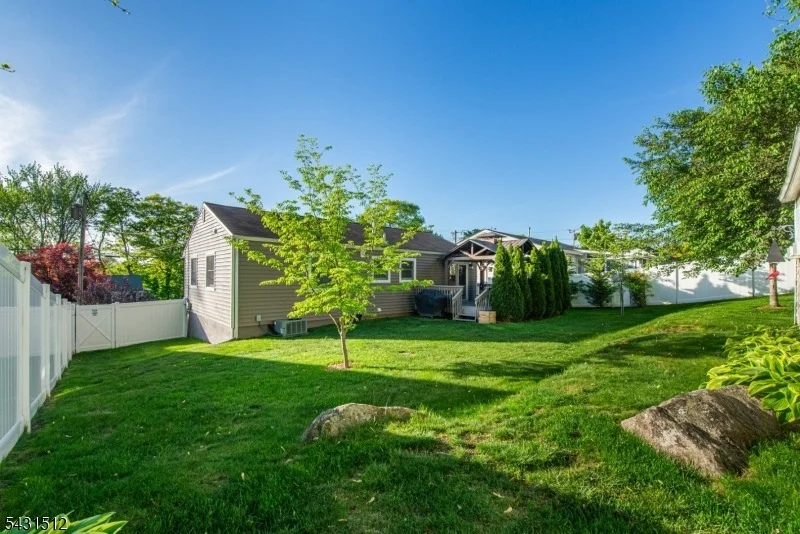 Photo of 540 Herrick Dr
