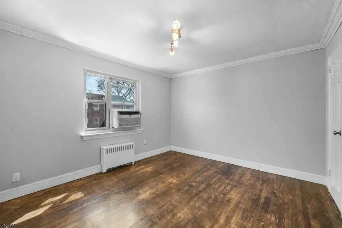 Photo of Unit 6 at 418 Esplanade