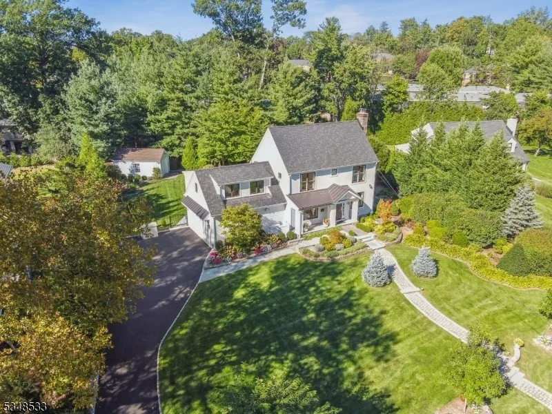 Photo of 11 Meadowbrook Ct