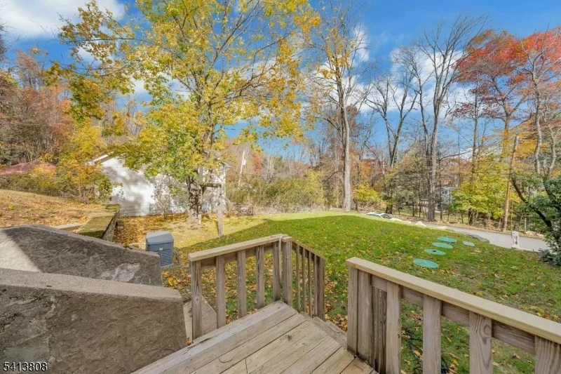 Photo of 39 Delaware Rd