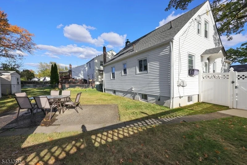 Photo of 934 Moessner Ave