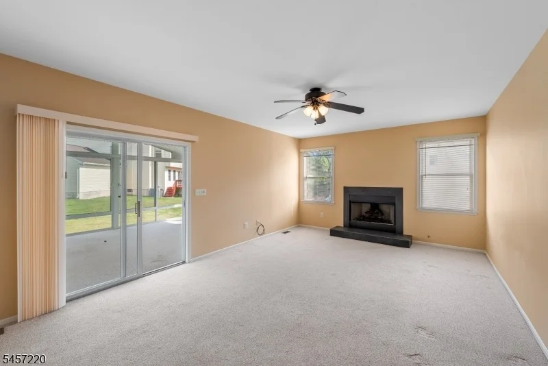 Photo of 4 Hawthorn Dr