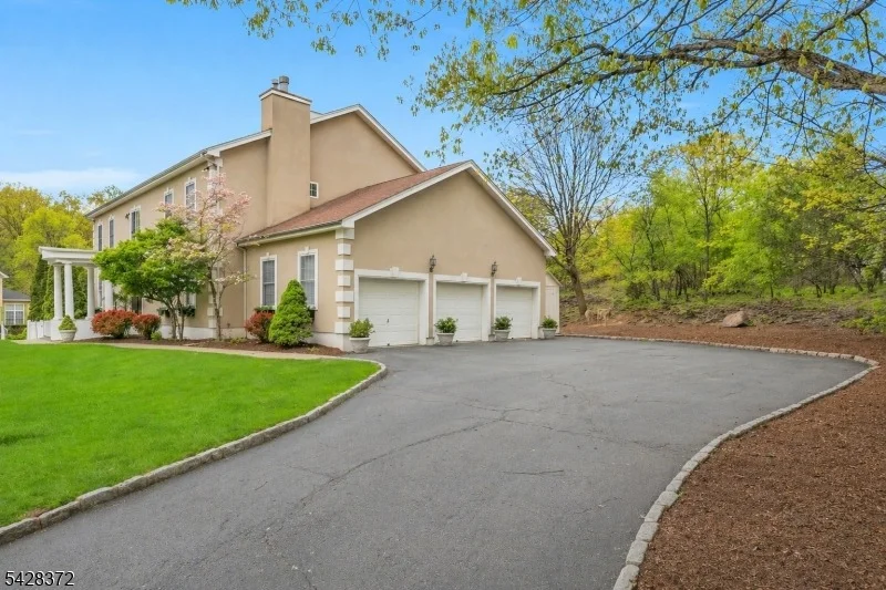 Photo of 16 Lenape Trail