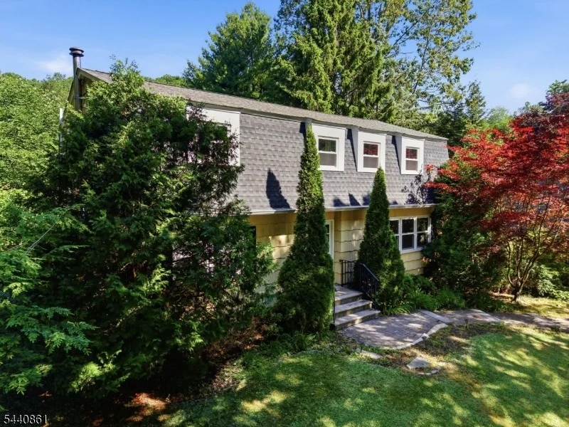 Photo of 501 Hamilton Dr
