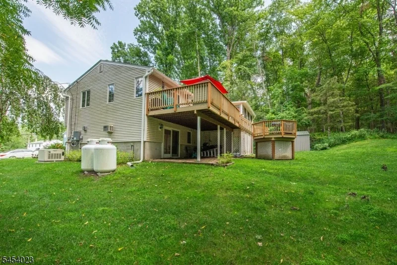 Photo of 42 Scenic Dr